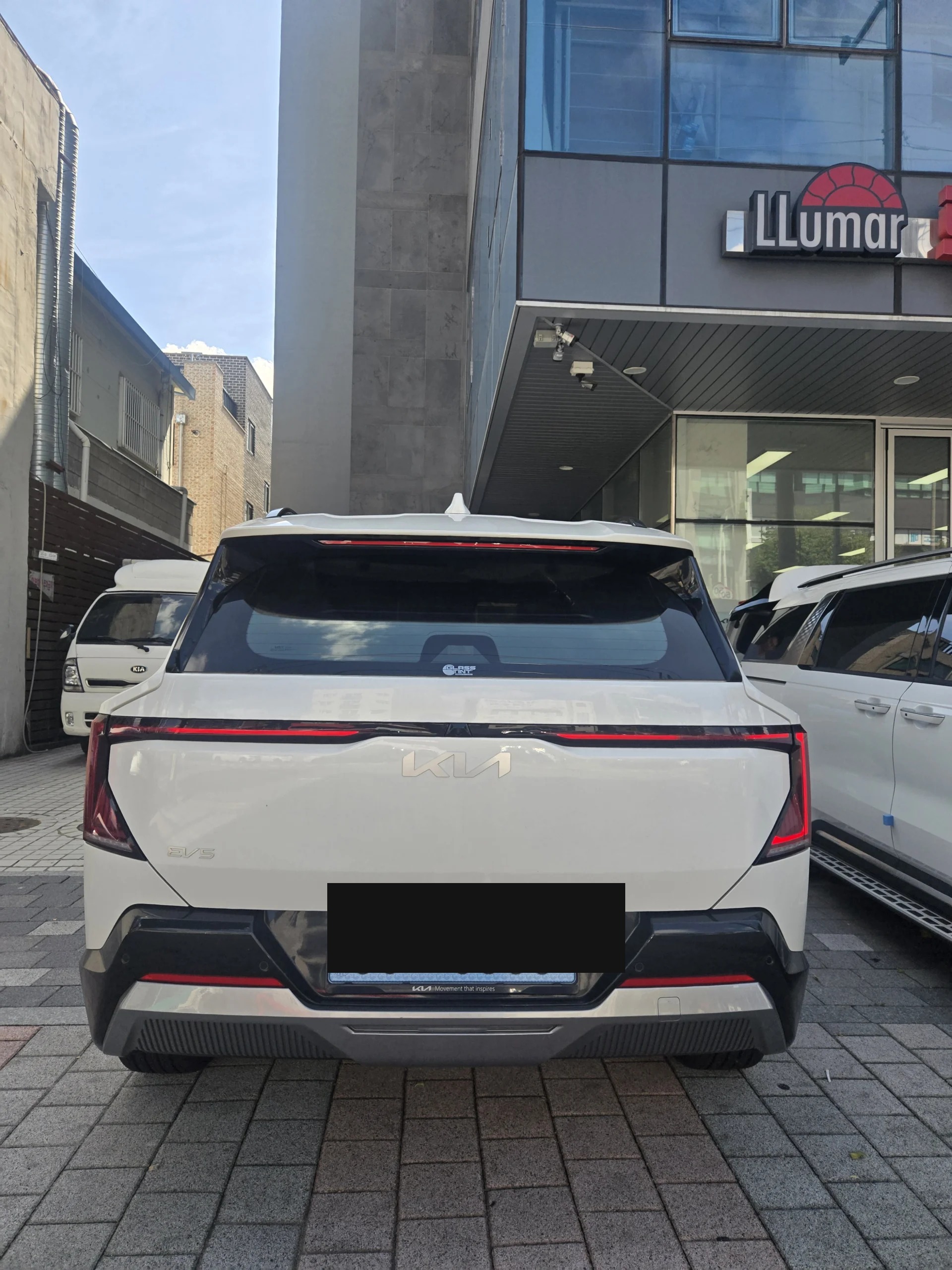 기아 EV5 후면 디테일 사진